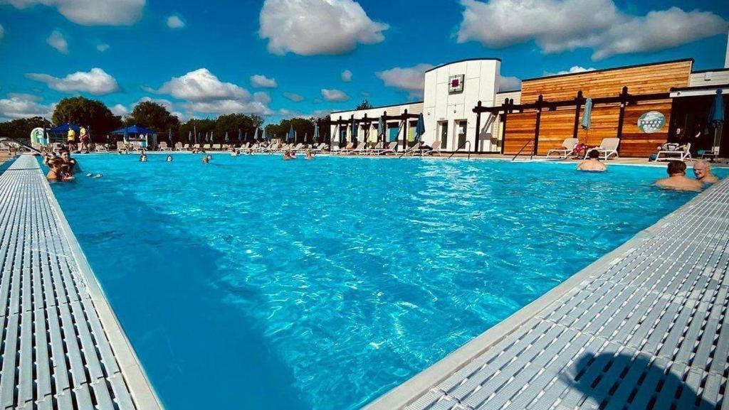 Luamar Holidays- Tattershall Lakes - Lancaster Crescent Hotel Ngoại thất bức ảnh